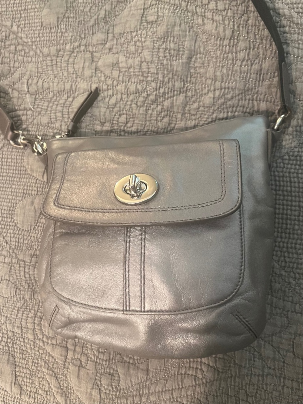 Coach Metallic Gun Metal Leather Crossbody Bag w/ Silver Turnlock Nice Inside